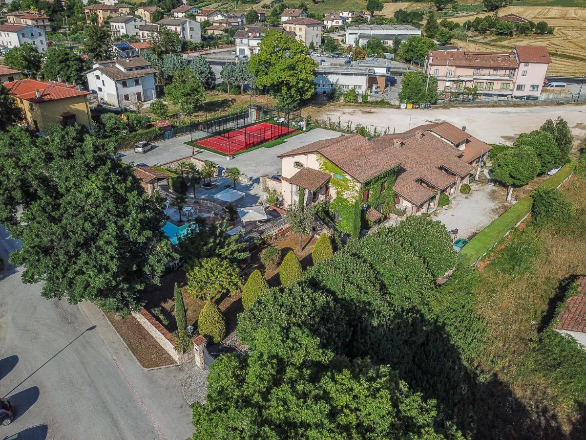 Residenza Le Querce Trilocale Villa Fossato di Vico Exteriör bild