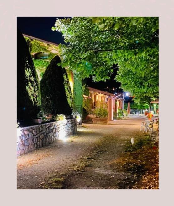 Residenza Le Querce Trilocale Villa Fossato di Vico Exteriör bild