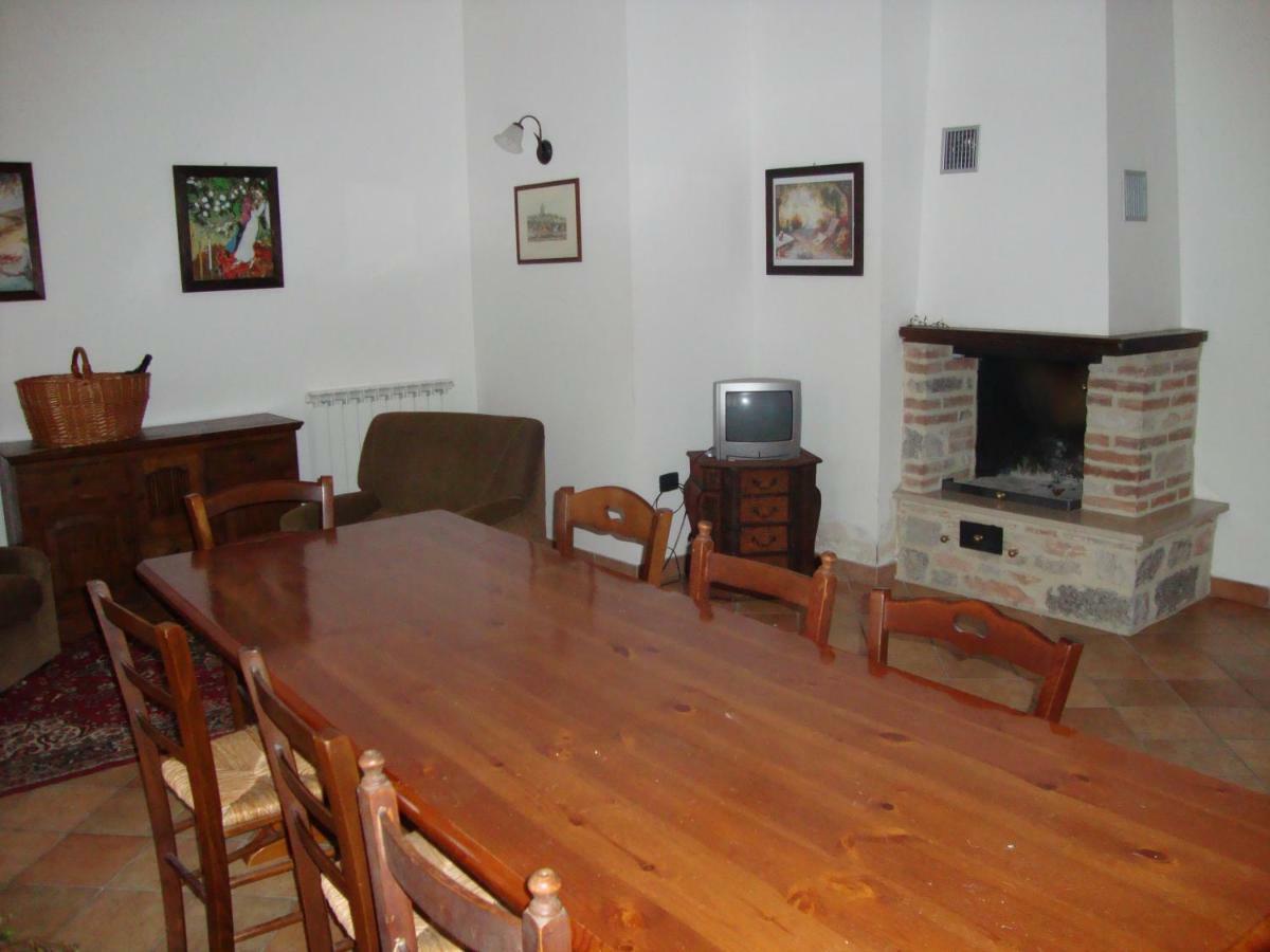 Residenza Le Querce Trilocale Villa Fossato di Vico Exteriör bild