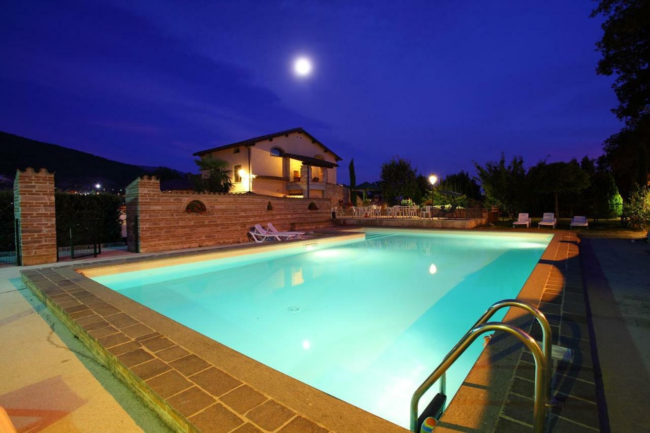 Residenza Le Querce Trilocale Villa Fossato di Vico Exteriör bild